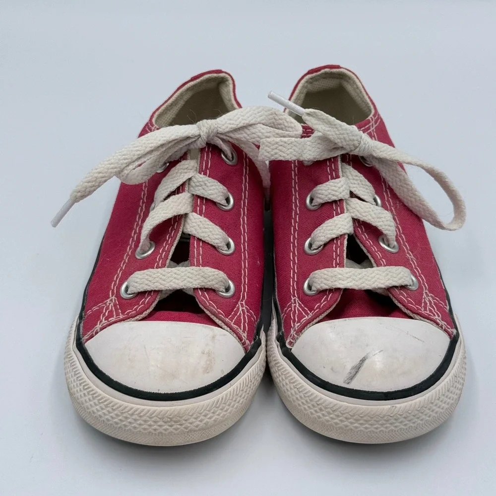 Converse Chuck Taylor All Star Infant Size 8 Low Top Red Canvas Sneakers